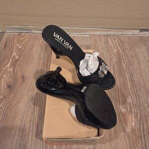 VAN VAN heels